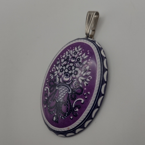 Vintage 50s Hand Painted Austrian Enamel Pendant - Picture 4 of 5